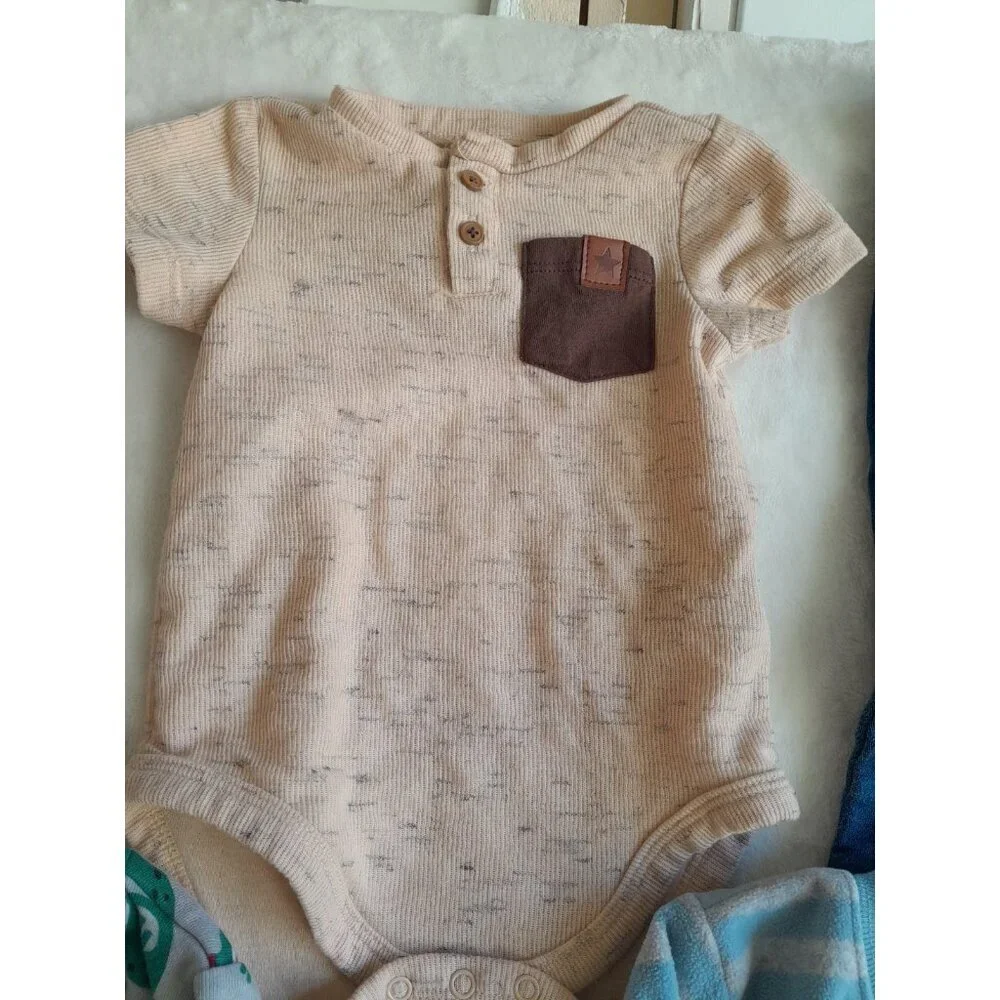 Lot Of 6 Baby Boy 6-9 Mos Carters & Assorted  Bodysuits, Sleep Sacks Shirt Jeans